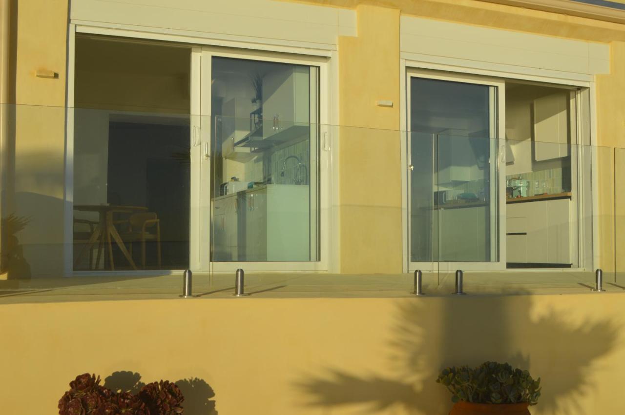 Excepcional Apartamento Amanecer Al Borde De Playa Y Mar, En Chalet Roquetes لقنت المظهر الخارجي الصورة