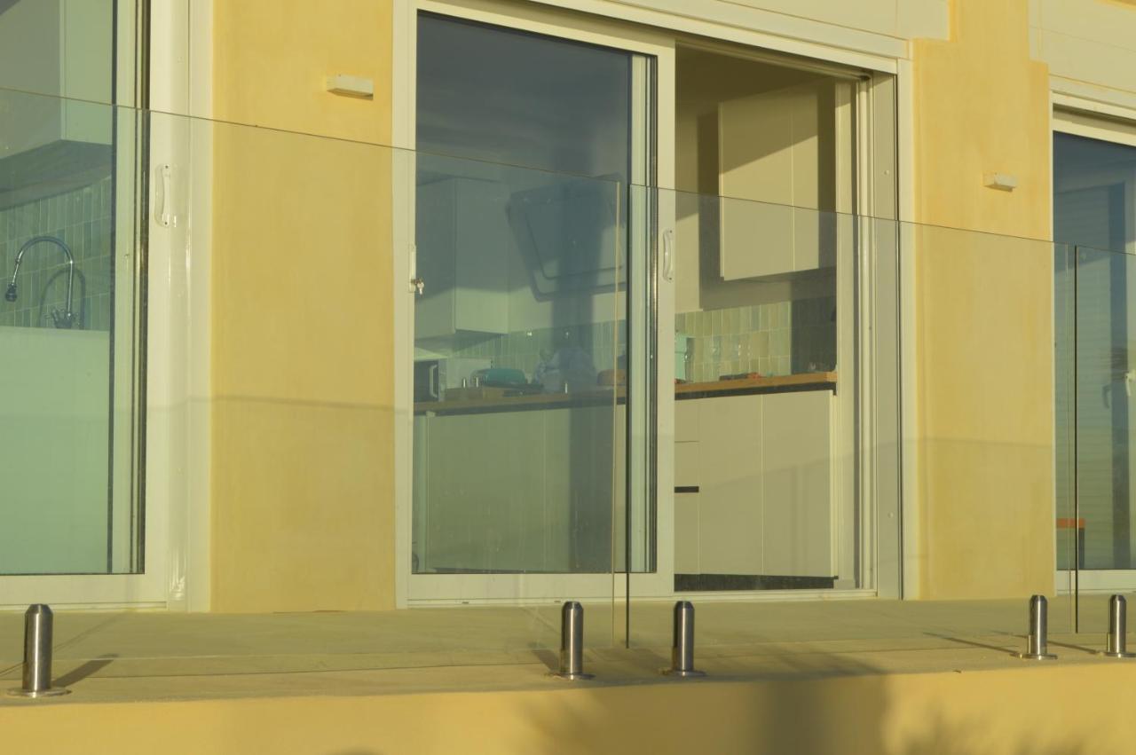 Excepcional Apartamento Amanecer Al Borde De Playa Y Mar, En Chalet Roquetes لقنت المظهر الخارجي الصورة