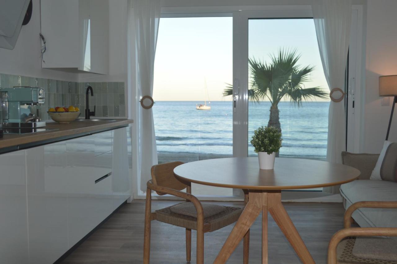 Excepcional Apartamento Amanecer Al Borde De Playa Y Mar, En Chalet Roquetes لقنت المظهر الخارجي الصورة