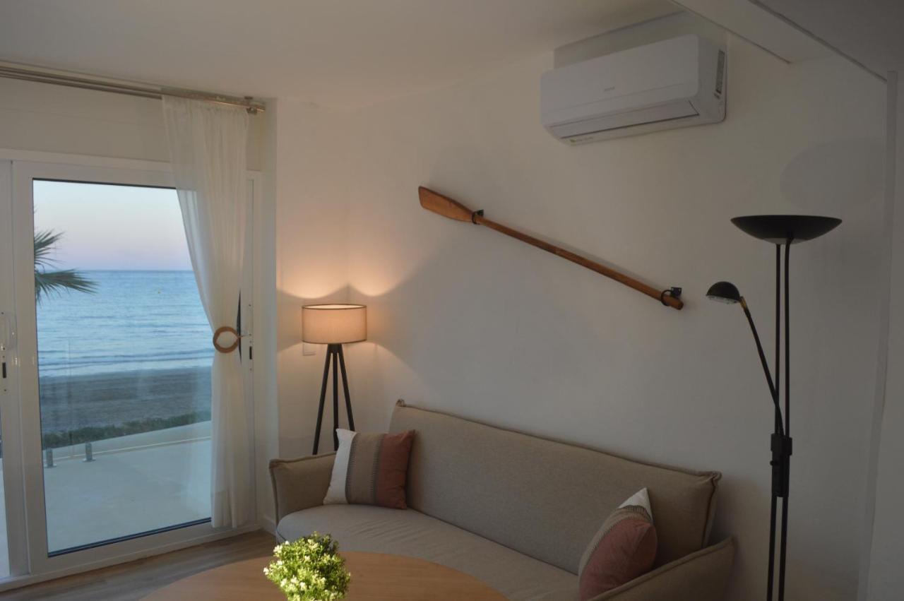 Excepcional Apartamento Amanecer Al Borde De Playa Y Mar, En Chalet Roquetes لقنت المظهر الخارجي الصورة