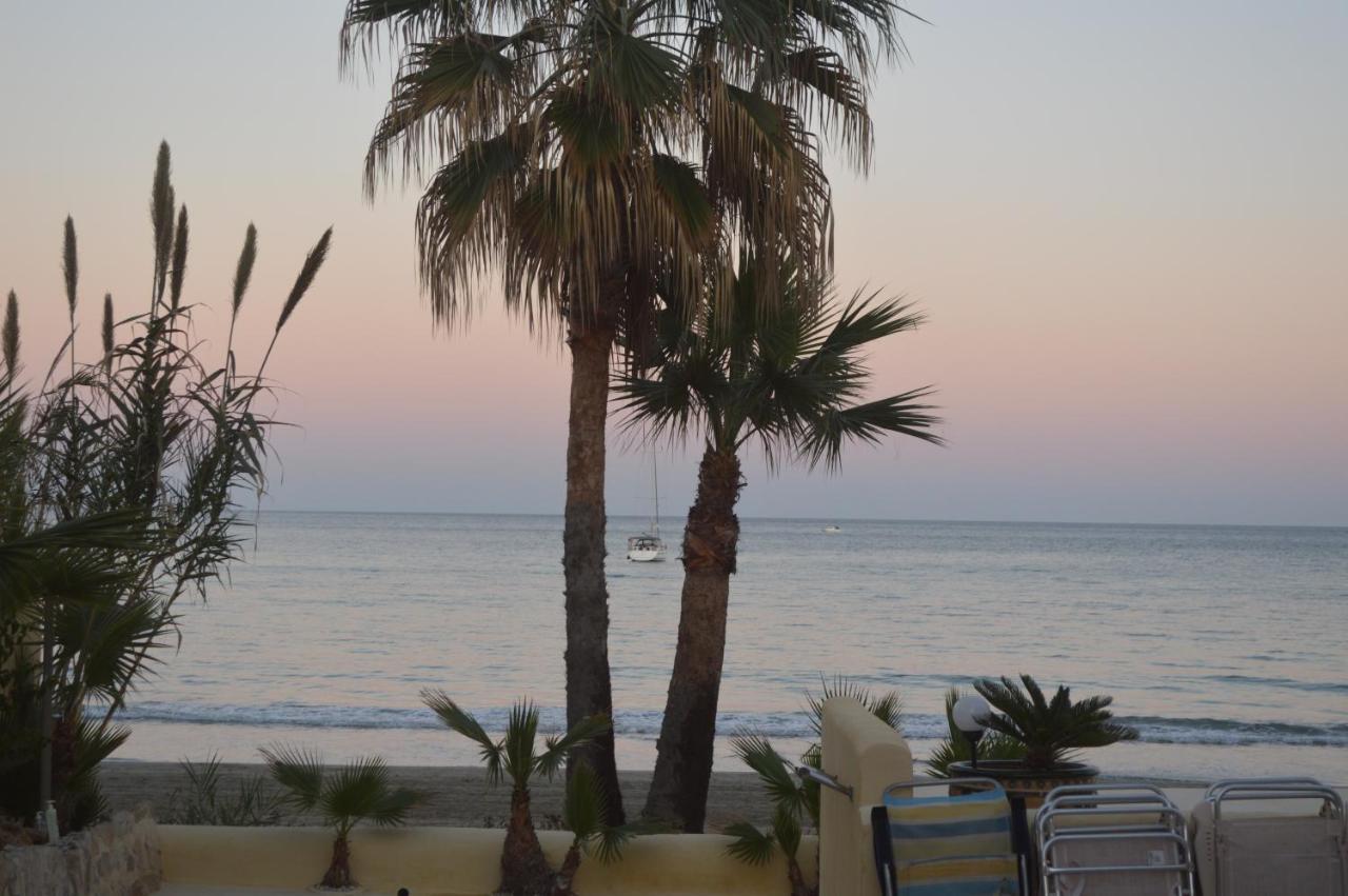 Excepcional Apartamento Amanecer Al Borde De Playa Y Mar, En Chalet Roquetes لقنت المظهر الخارجي الصورة