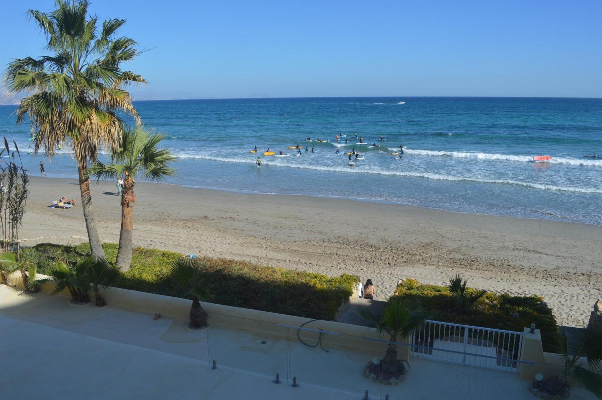Excepcional Apartamento Amanecer Al Borde De Playa Y Mar, En Chalet Roquetes لقنت المظهر الخارجي الصورة
