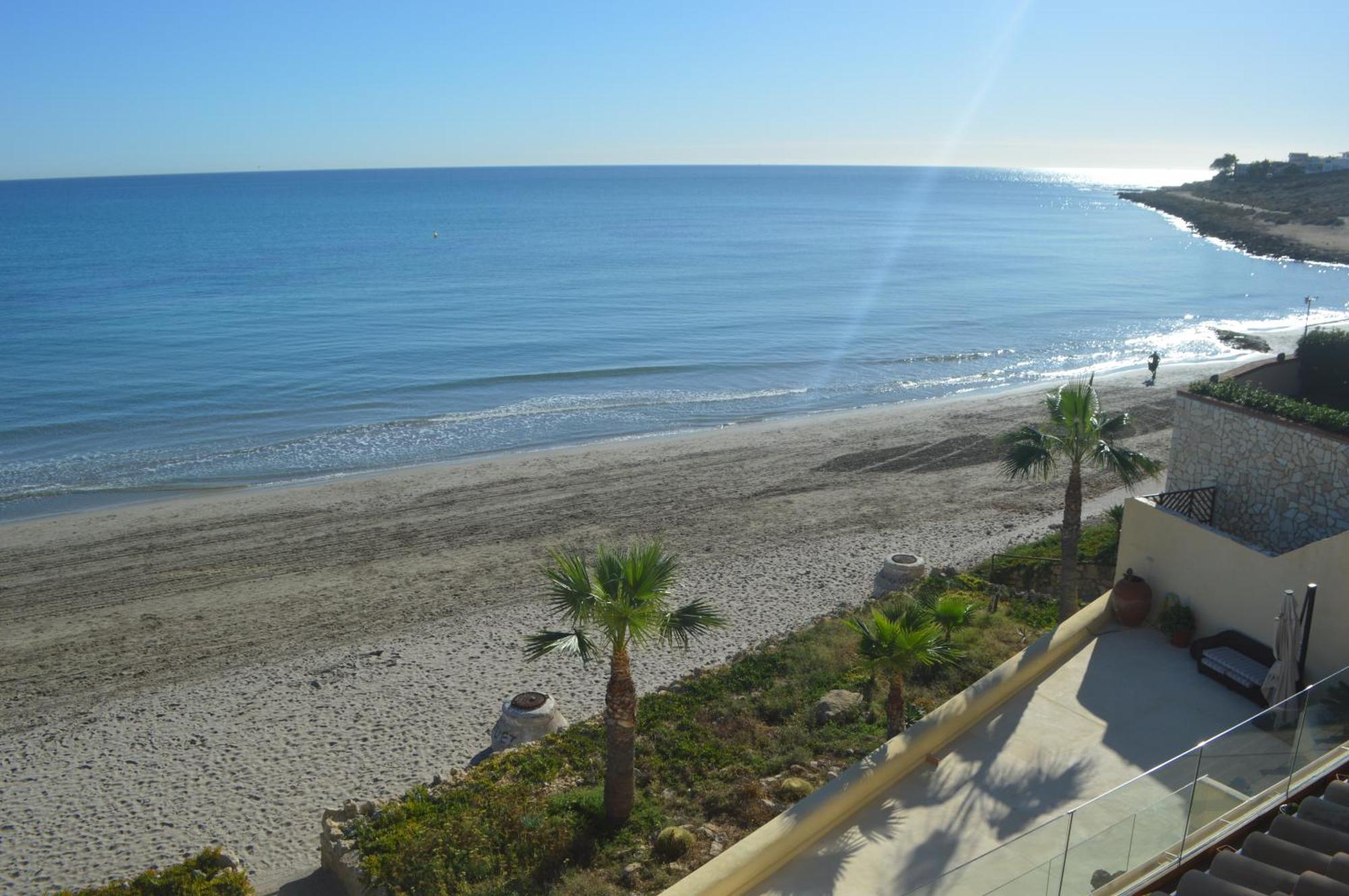 Excepcional Apartamento Amanecer Al Borde De Playa Y Mar, En Chalet Roquetes لقنت المظهر الخارجي الصورة