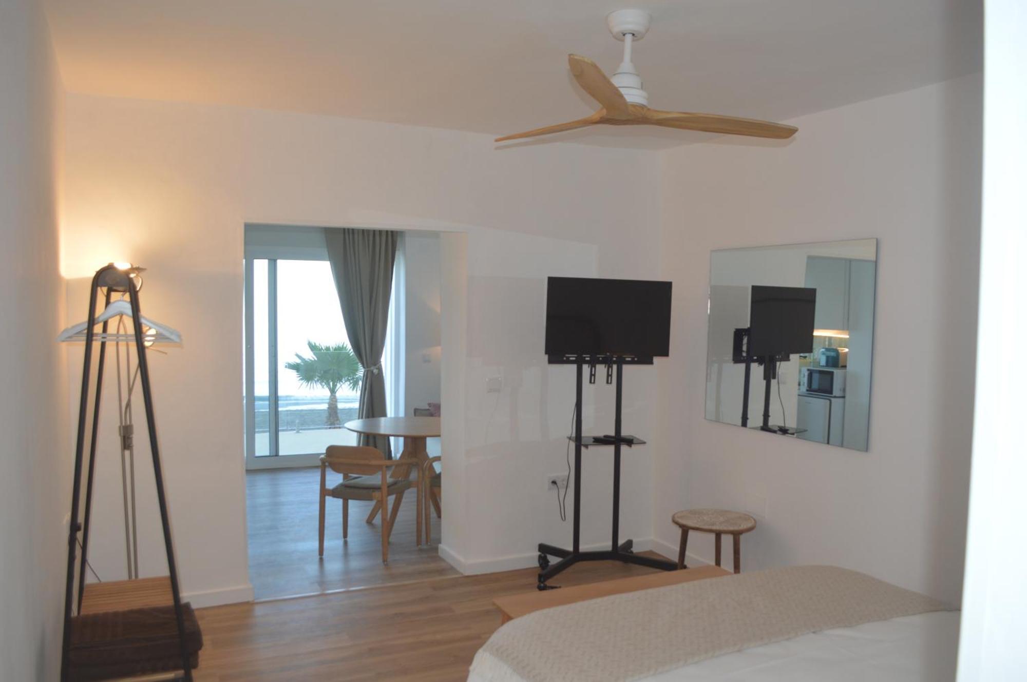 Excepcional Apartamento Amanecer Al Borde De Playa Y Mar, En Chalet Roquetes لقنت المظهر الخارجي الصورة