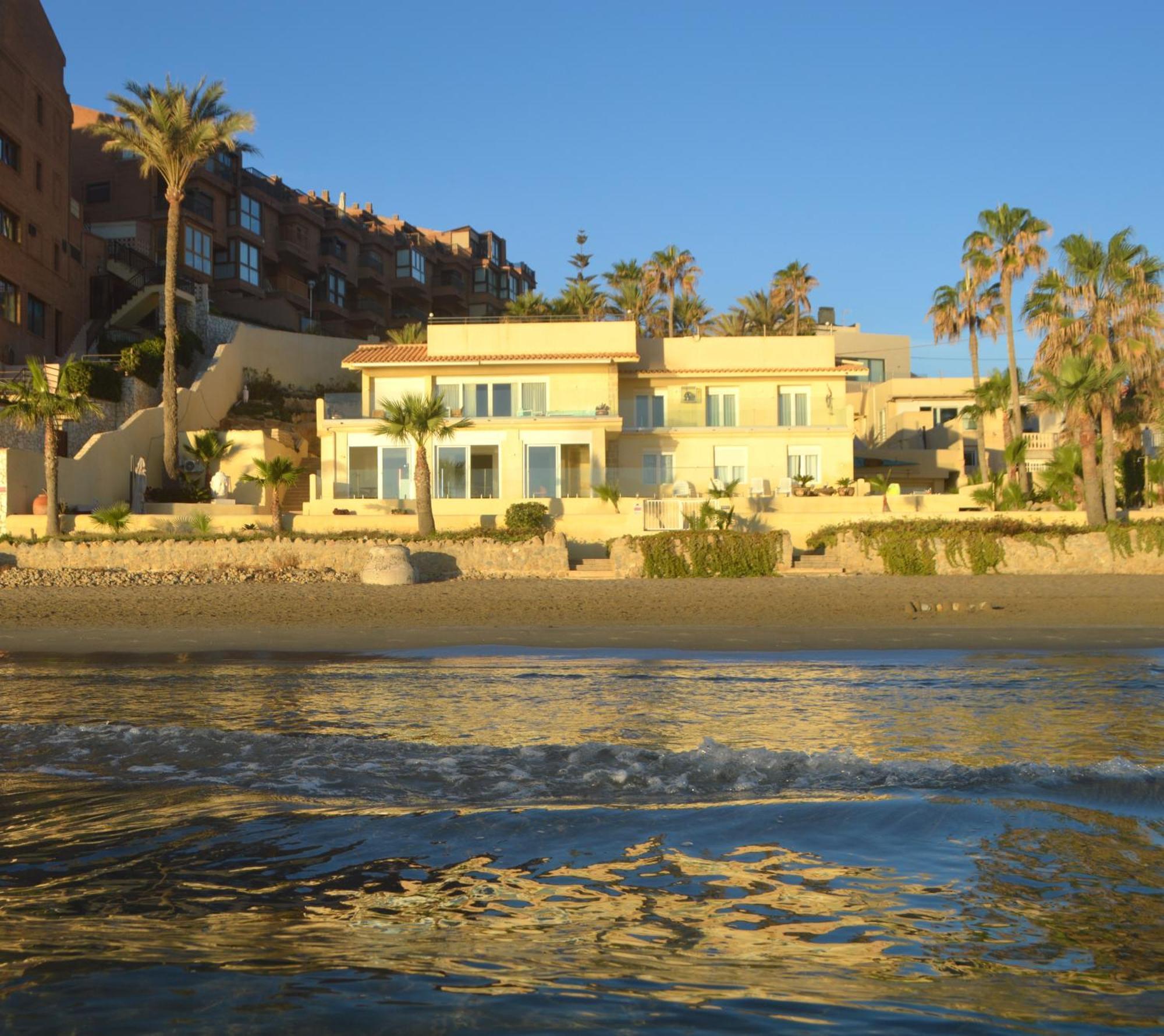 Excepcional Apartamento Amanecer Al Borde De Playa Y Mar, En Chalet Roquetes لقنت المظهر الخارجي الصورة