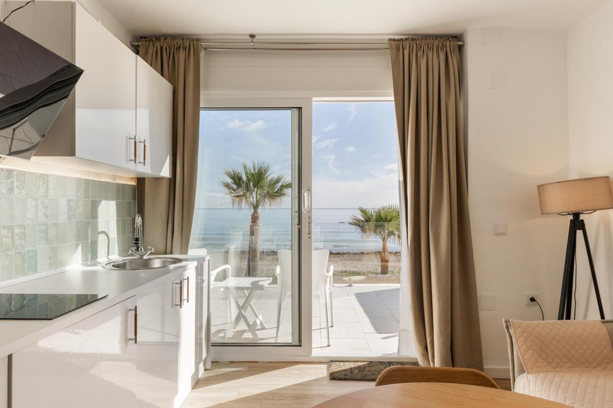 Excepcional Apartamento Amanecer Al Borde De Playa Y Mar, En Chalet Roquetes لقنت المظهر الخارجي الصورة