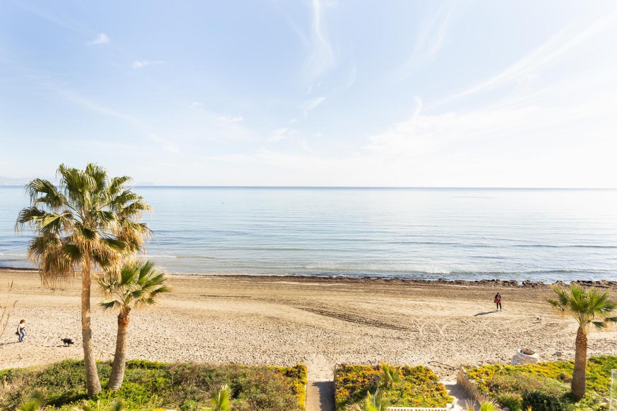 Excepcional Apartamento Amanecer Al Borde De Playa Y Mar, En Chalet Roquetes لقنت المظهر الخارجي الصورة
