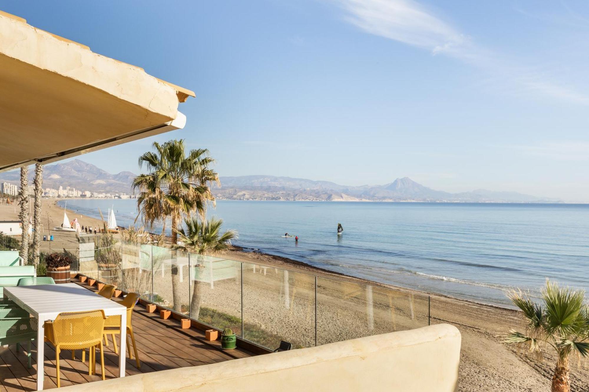 Excepcional Apartamento Amanecer Al Borde De Playa Y Mar, En Chalet Roquetes لقنت المظهر الخارجي الصورة